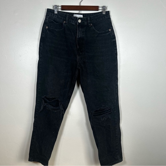 Zara Women’s High Waisted Black Distressed Jeans‎ - Picture 1 of 3